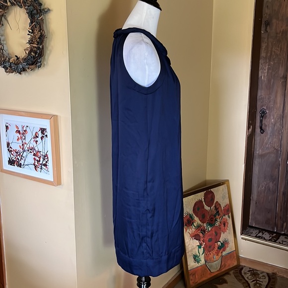 TALBOTS Size 10 Rolled Round  Neckline Summer Dress Classic Navy
$139 NEW - Picture 4 of 14
